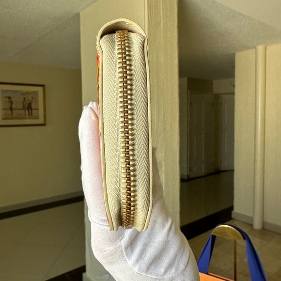 Auth Louis Vuitton Wallet EUC - Picture 7 of 14